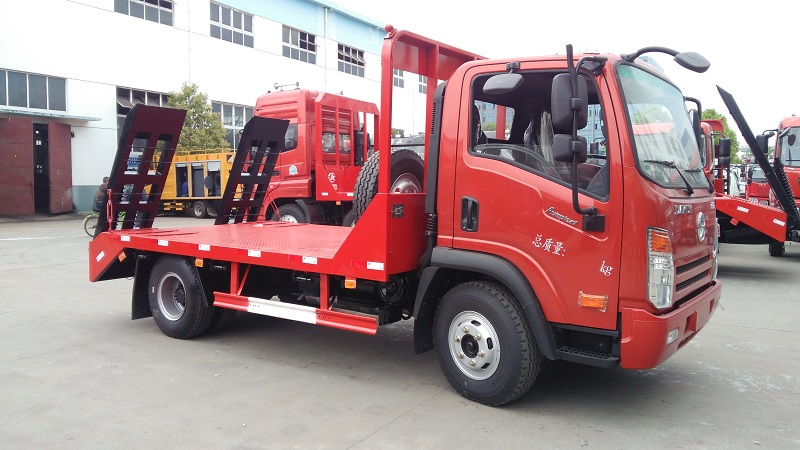 大運(yùn)奧普力國五藍(lán)牌平板運(yùn)輸車SCS5040TPBCGC型平板挖掘機(jī)運(yùn)輸車