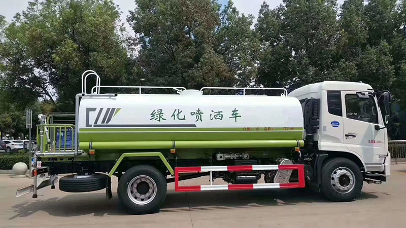 天錦14噸灑水車3.jpg